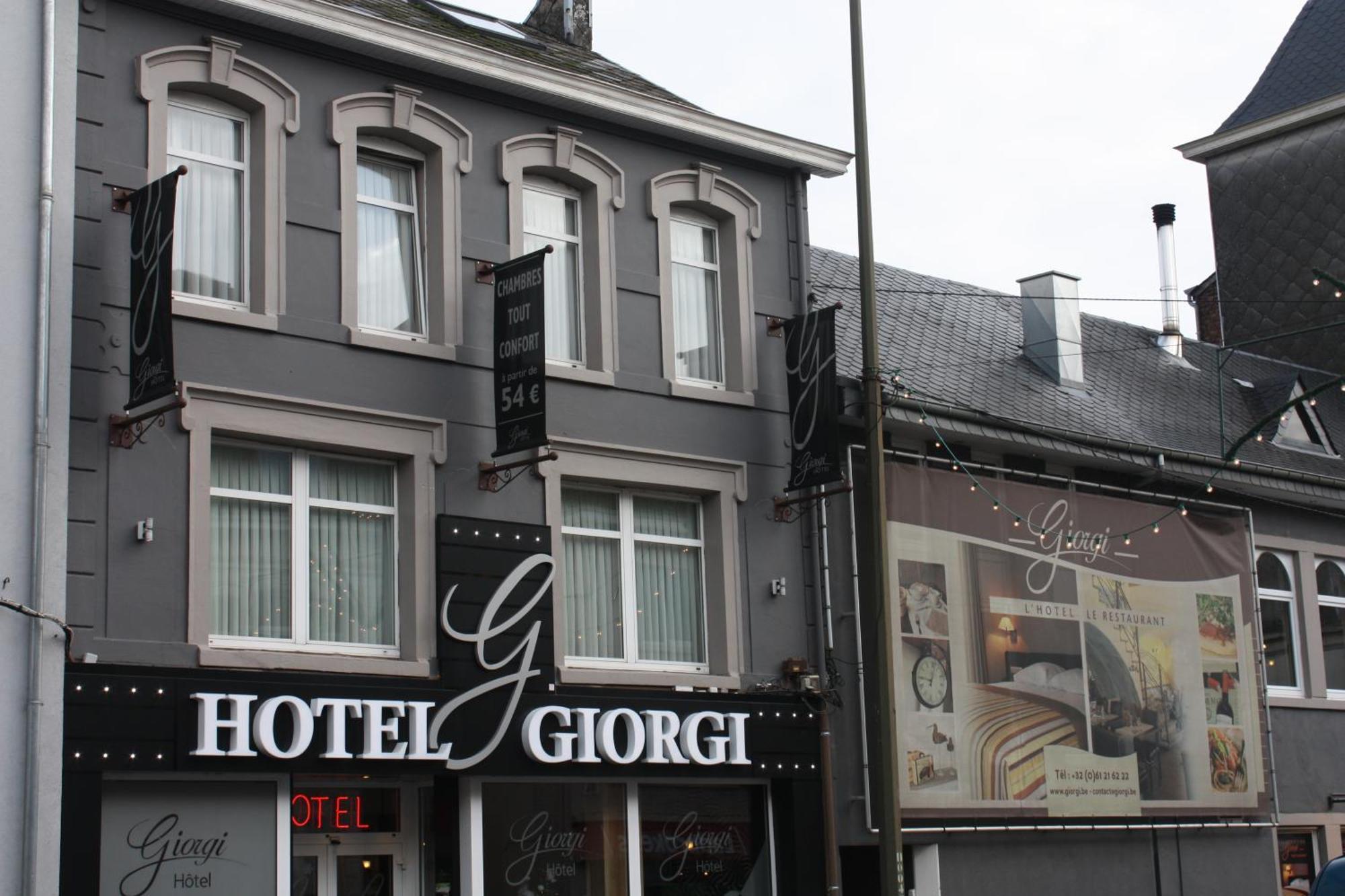 Hotel Giorgi Et Logements Insolites-Jacuzzi Prive Bastogne Bagian luar foto