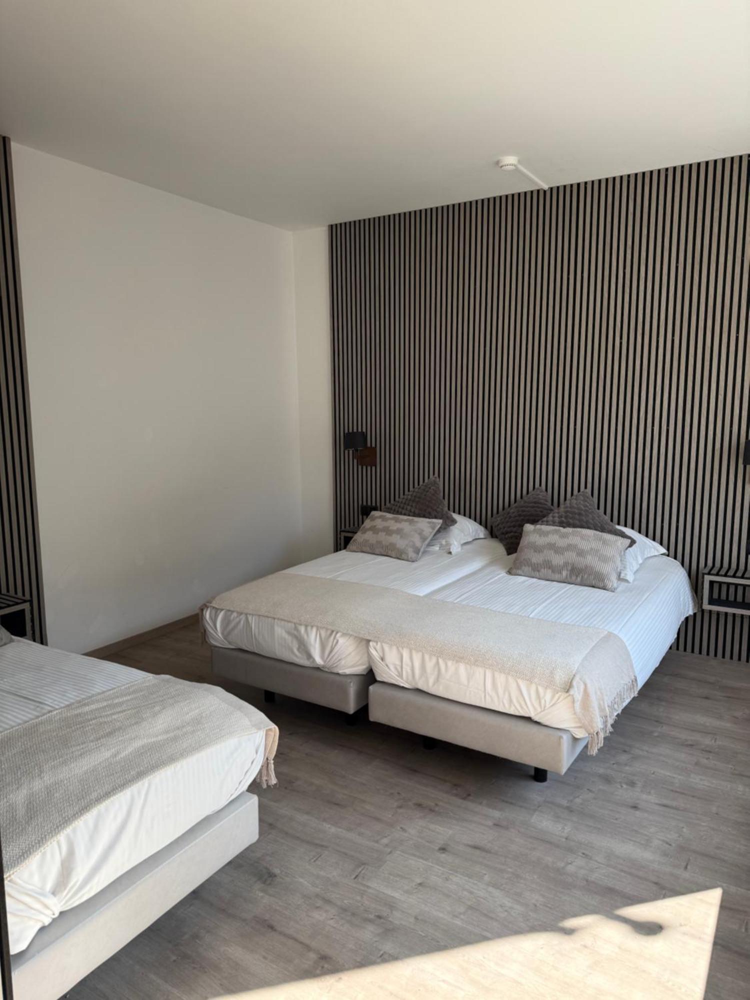 Hotel Giorgi Et Logements Insolites-Jacuzzi Prive Bastogne Bagian luar foto