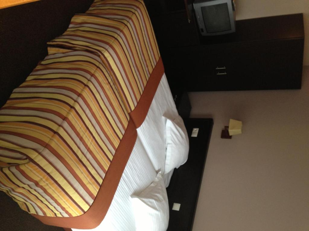Hotel Giorgi Et Logements Insolites-Jacuzzi Prive Bastogne Ruang foto